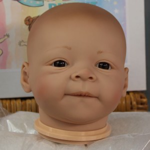 Estelle-Wosnjuk-White-1-4-limb-thumb-dollsinc