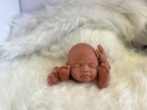 Layla-asleep1-4limbs-dolls-002