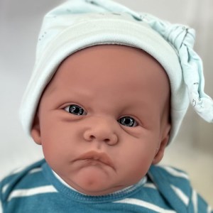 Polly-awake-full-limbs-fully-assembled-weighted-with-magnets-002