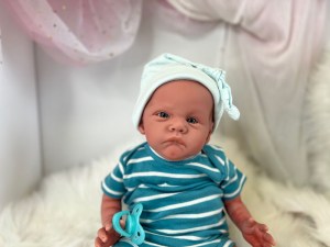 Polly-awake-full-limbs-fully-assembled-weighted-with-magnets-004