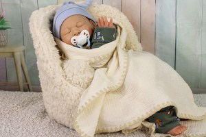 olivia-weighted-playdoll-002