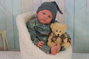 polly-awake-new-weighteddoll-003